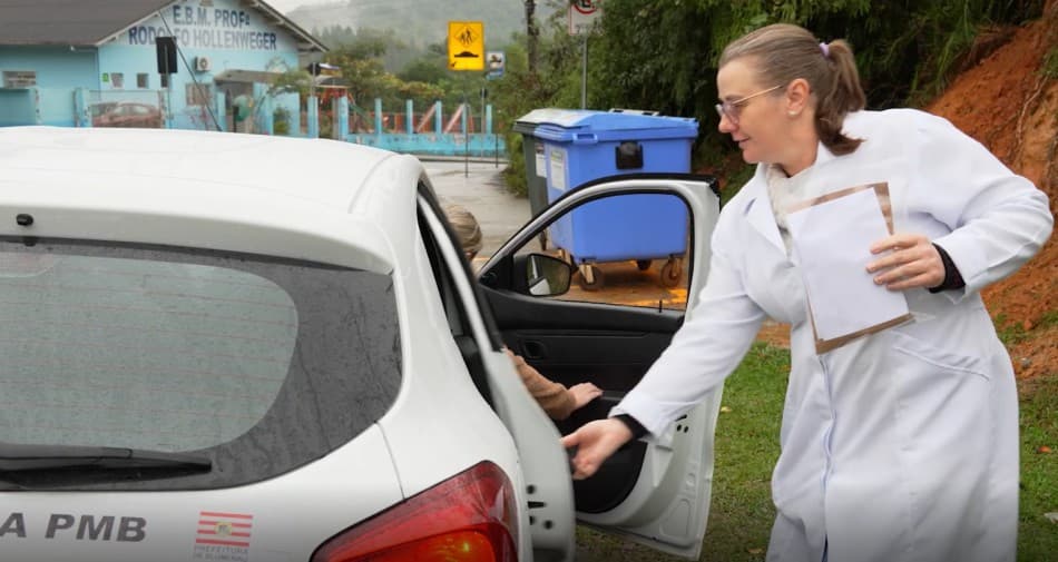 Programa de Saúde da Prefeitura de Blumenau transforma rotina de quem cuida e de quem precisa.