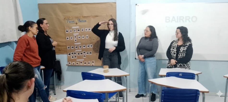 Prefeitura de Blumenau promove cursos de Libras para fortalecer inclusão na educação.