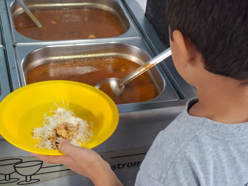 Projeto reduz o desperdício da merenda em escola de Blumenau.