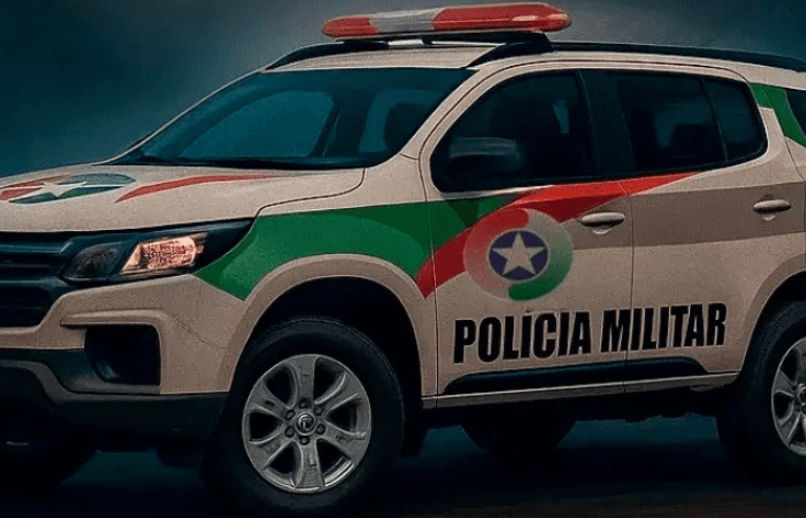 PM cumpre dois mandados de prisão em Blumenau neste domingo.