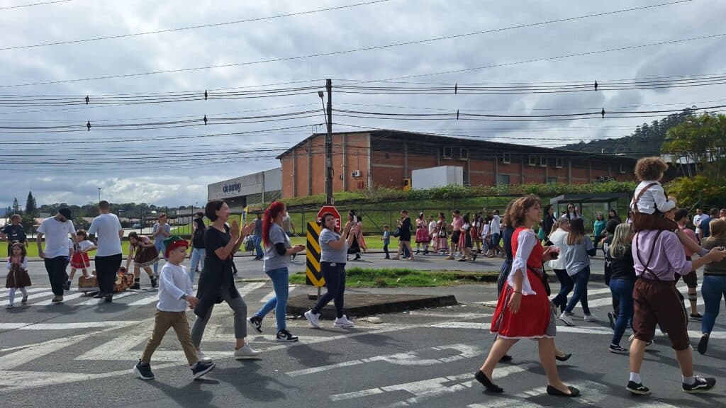 Confira a programação de eventos abertos ao público nas escolas e CEIs da rede municipal nesta semana.
