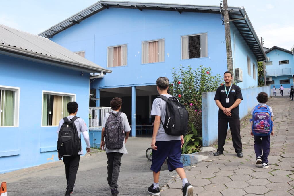 Blumenau e Estado firmam parceria para facilitar transição de alunos entre redes de ensino