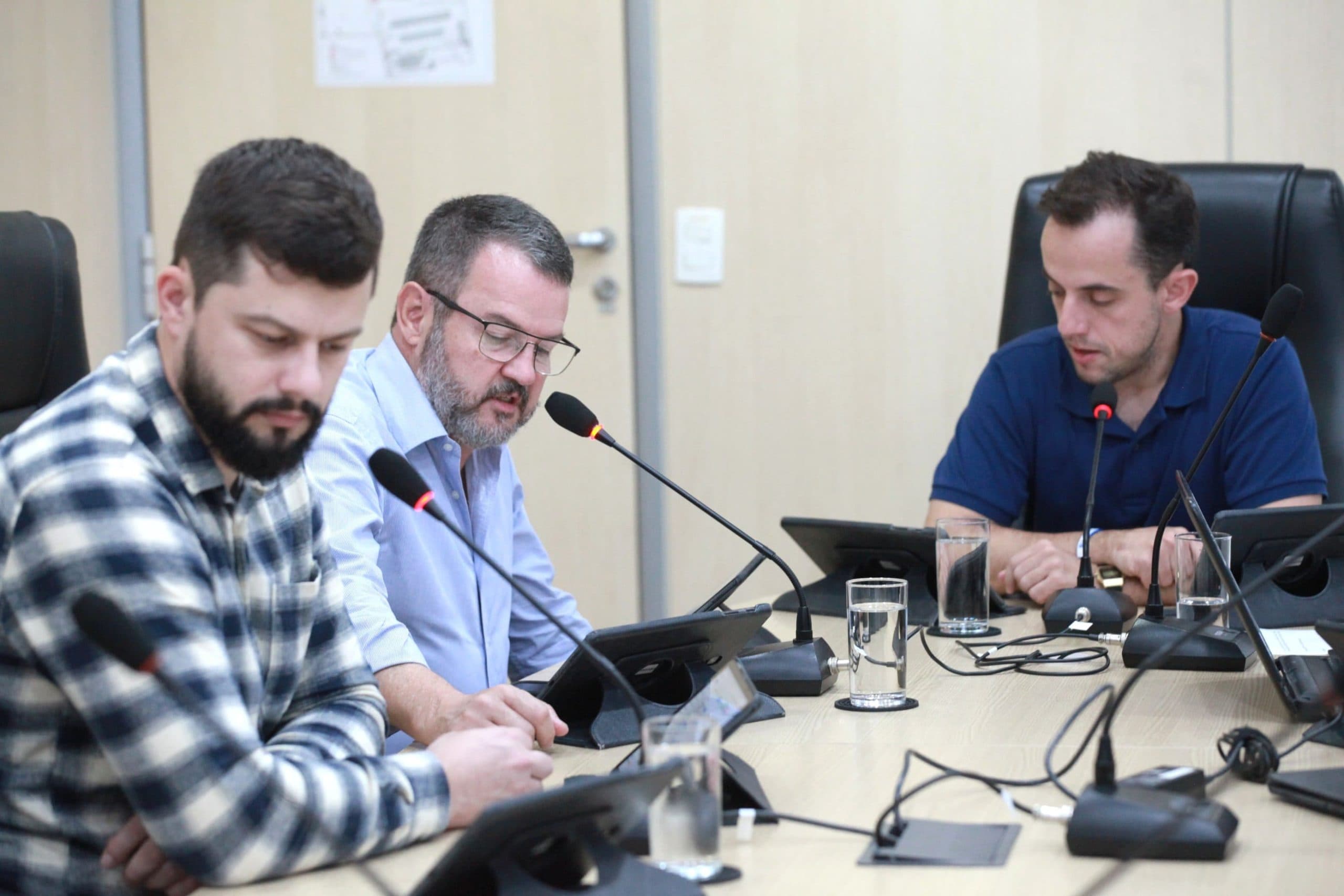 Comissões da Câmara de Blumenau aprovam projetos e liberam propostas para votação em plenário