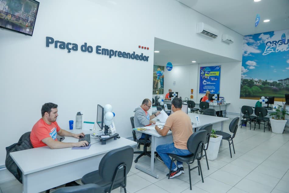 Contrata+ Blumenau amplia oportunidades para MEIs nas compras públicas