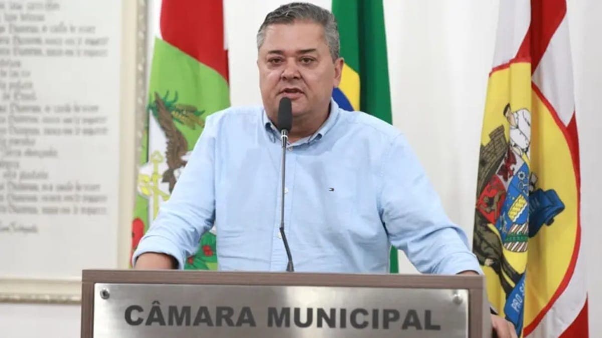 Vereador de Blumenau apresenta defesa prévia à comissão que avaliará pedido de cassação