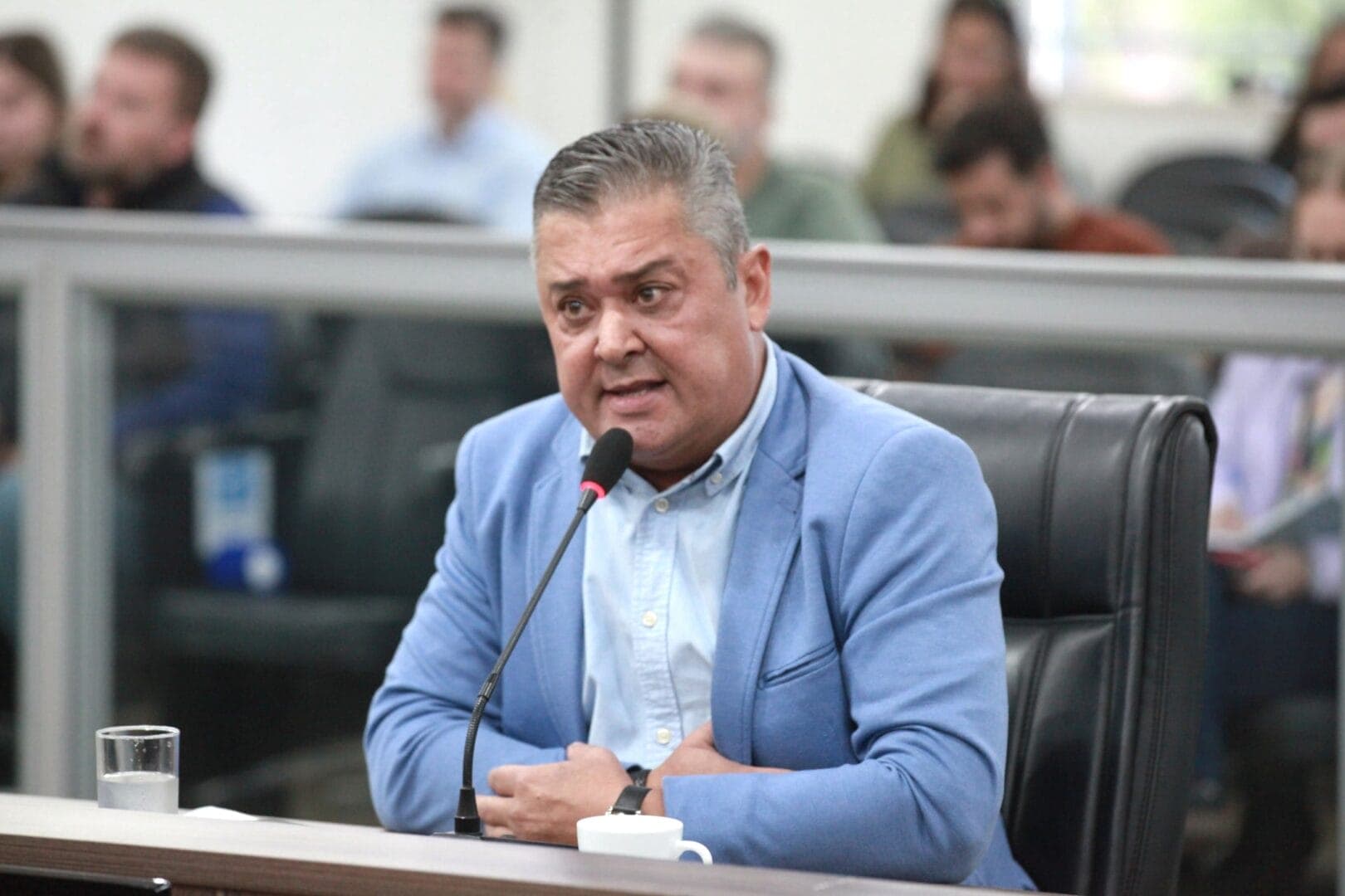 Almir Vieira quebra silêncio e se diz perseguido em reunião tensa na Câmara de Blumenau