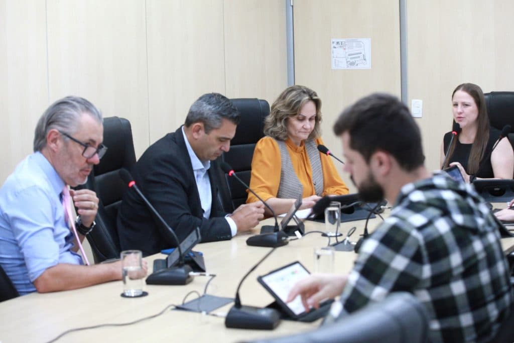 Câmara de Blumenau acelera pauta: 31 matérias analisadas e 14 avançam sem votos contrários