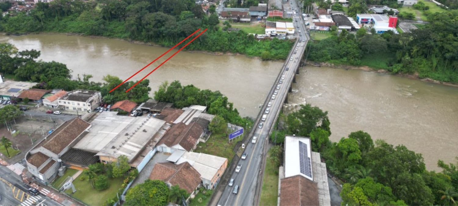 Corrupção, Licitações e Desafios Urbanos Agitam Blumenau e Região Catarinense
