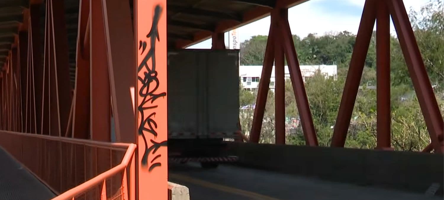 Vandalismo na ponte; paciência na Itoupavazinha; viaturas paradas: o que você precisa saber nesta quarta-feira