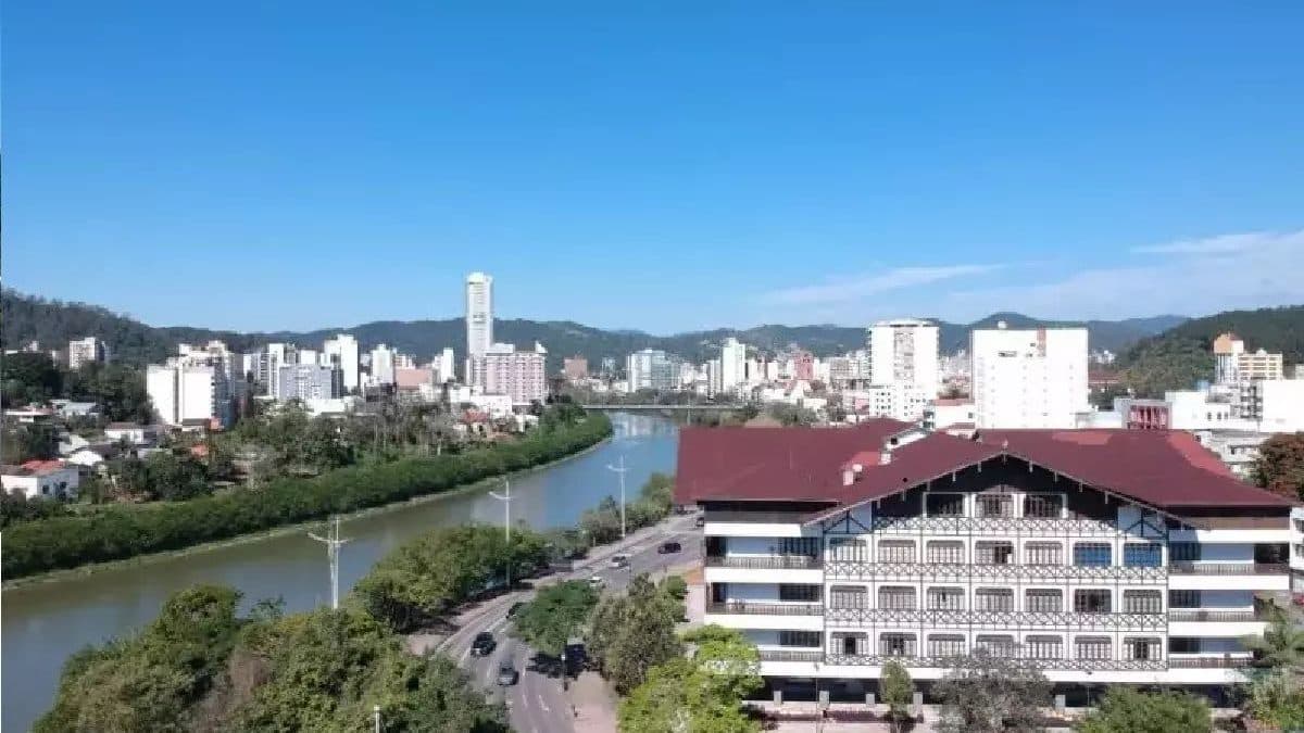 Reestruturação quer incluir guarda armada e pode mudar nome de secretaria em Blumenau