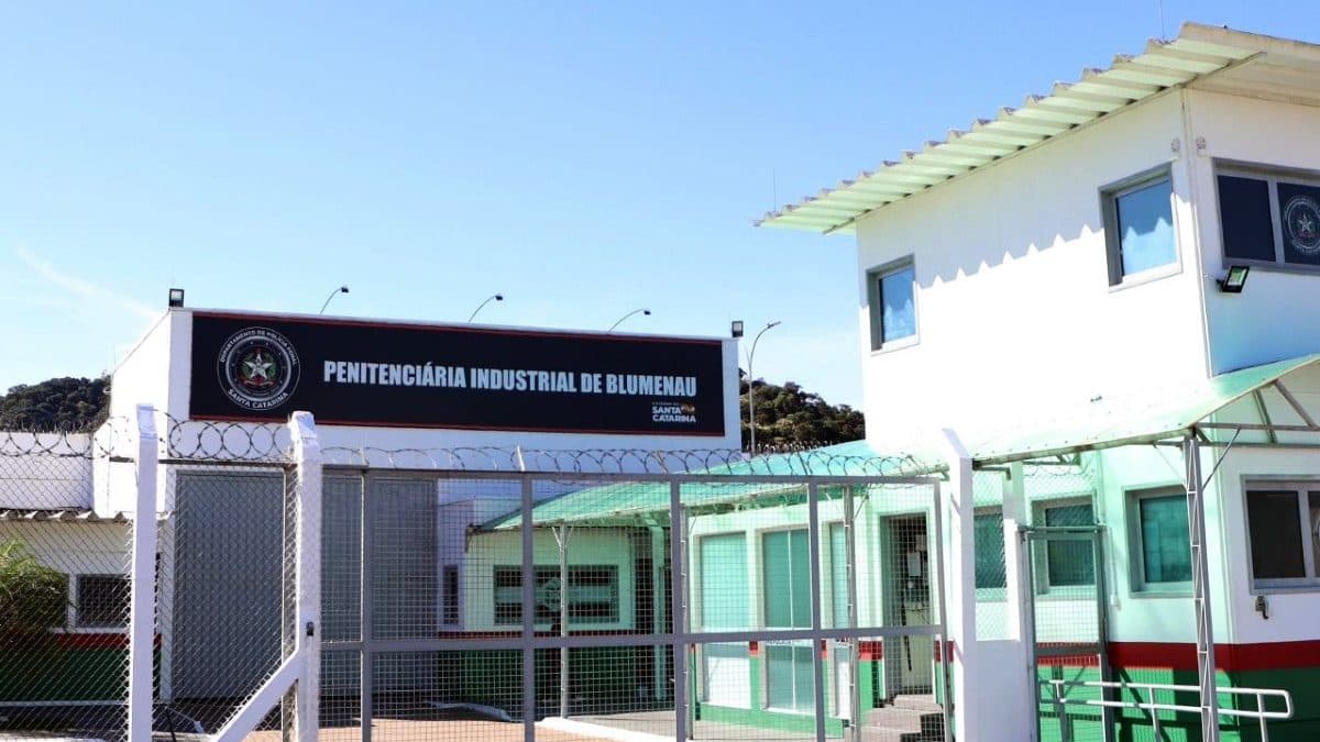 Três detentos estão por trás de morte ligada a dívida em penitenciária de SC, diz polícia