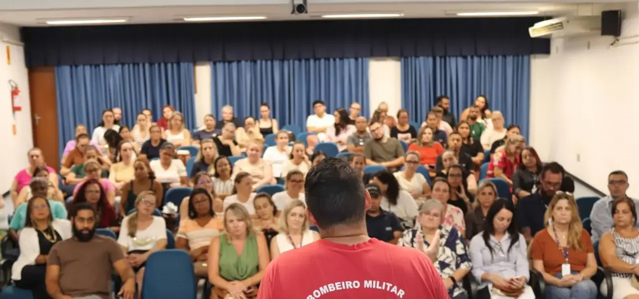 Blumenau inicia capacitação para reforçar segurança nas escolas - Visor Notícias