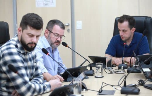 Sete projetos e uma emenda passam pelas comissões de Educação, Transportes e Turismo - Câmara Municipal de Blumenau