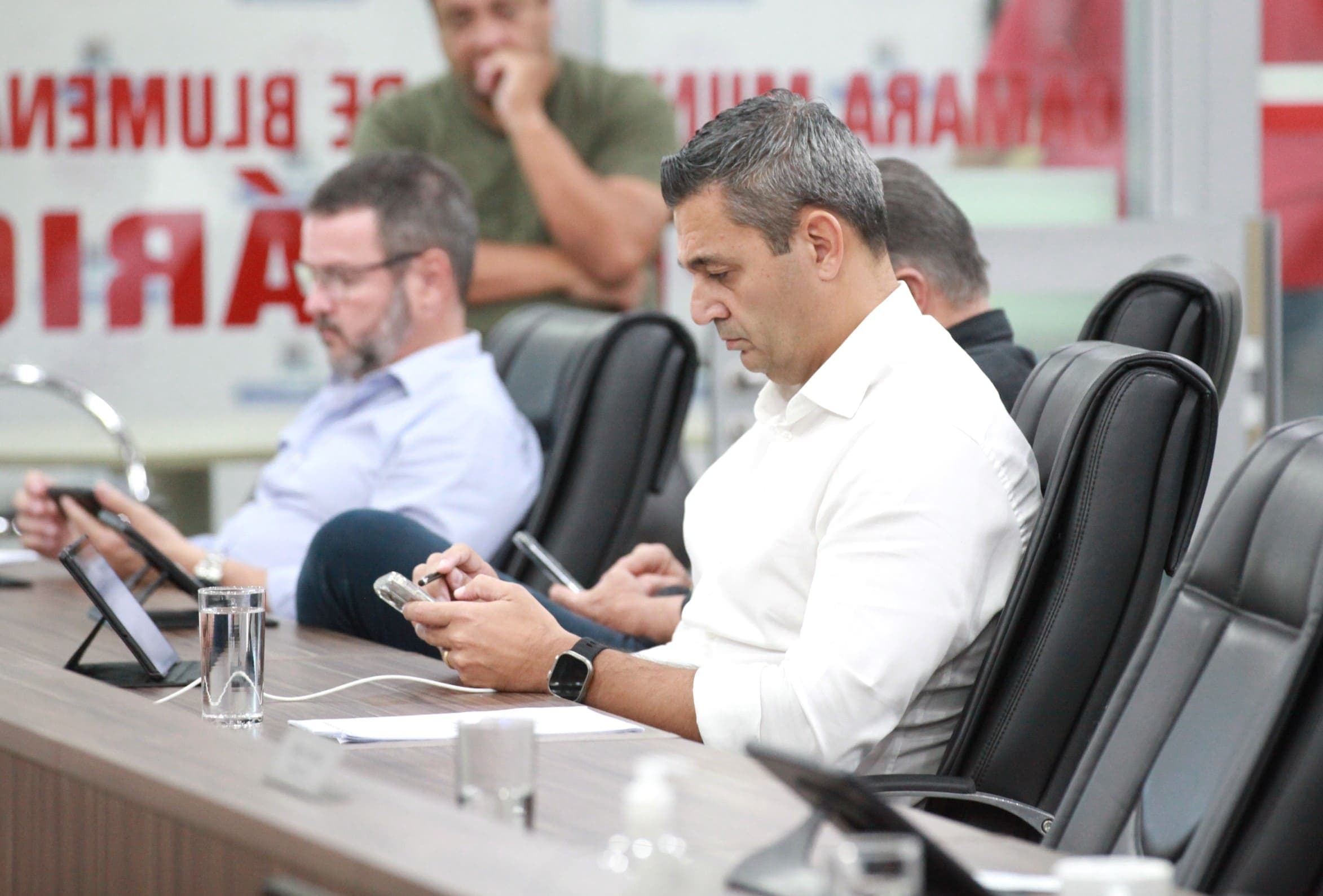 Câmara de Blumenau aprova regras para escolha de diretores escolares e outros projetos
