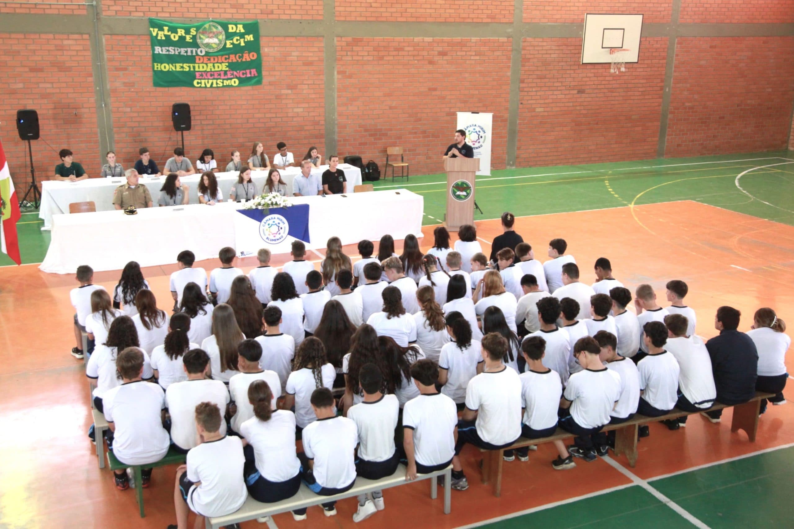Câmara Mirim de Blumenau realiza sessão itinerante e leva debate à Vila Itoupava