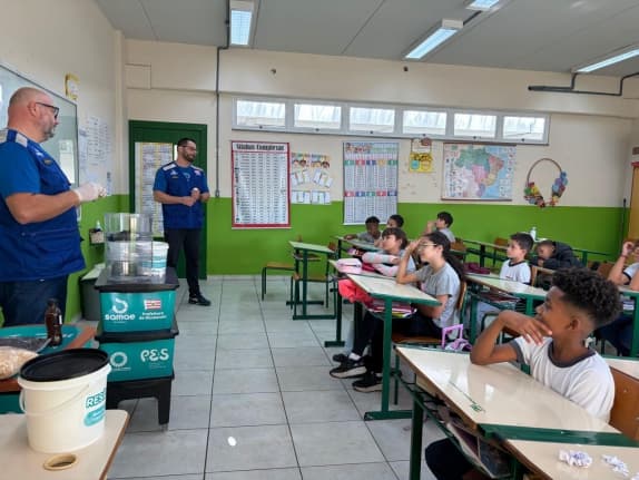 Programa do Samae ensina compostagem para estudantes de Blumenau
