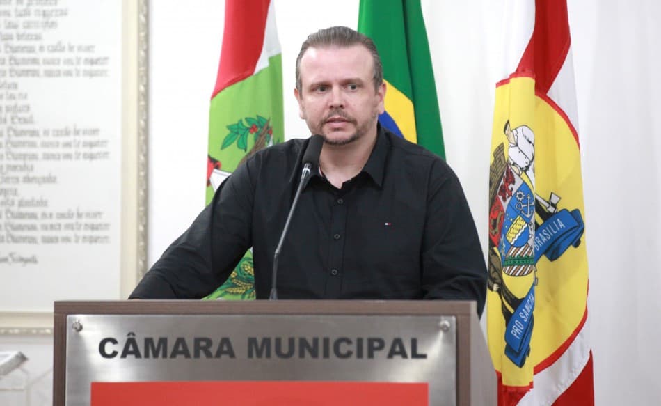Blumenau registra 246 mil atendimentos sociais em 2025 e detalha ações na Câmara