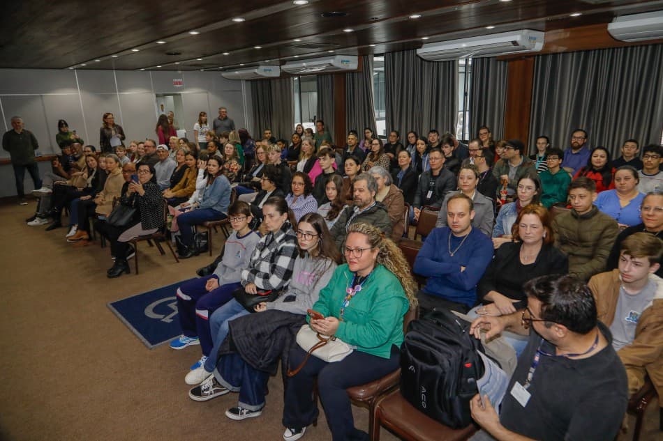 Blumenau conquista 37 medalhas na Olimpíada Brasileira de Matemática e homenageia estudantes