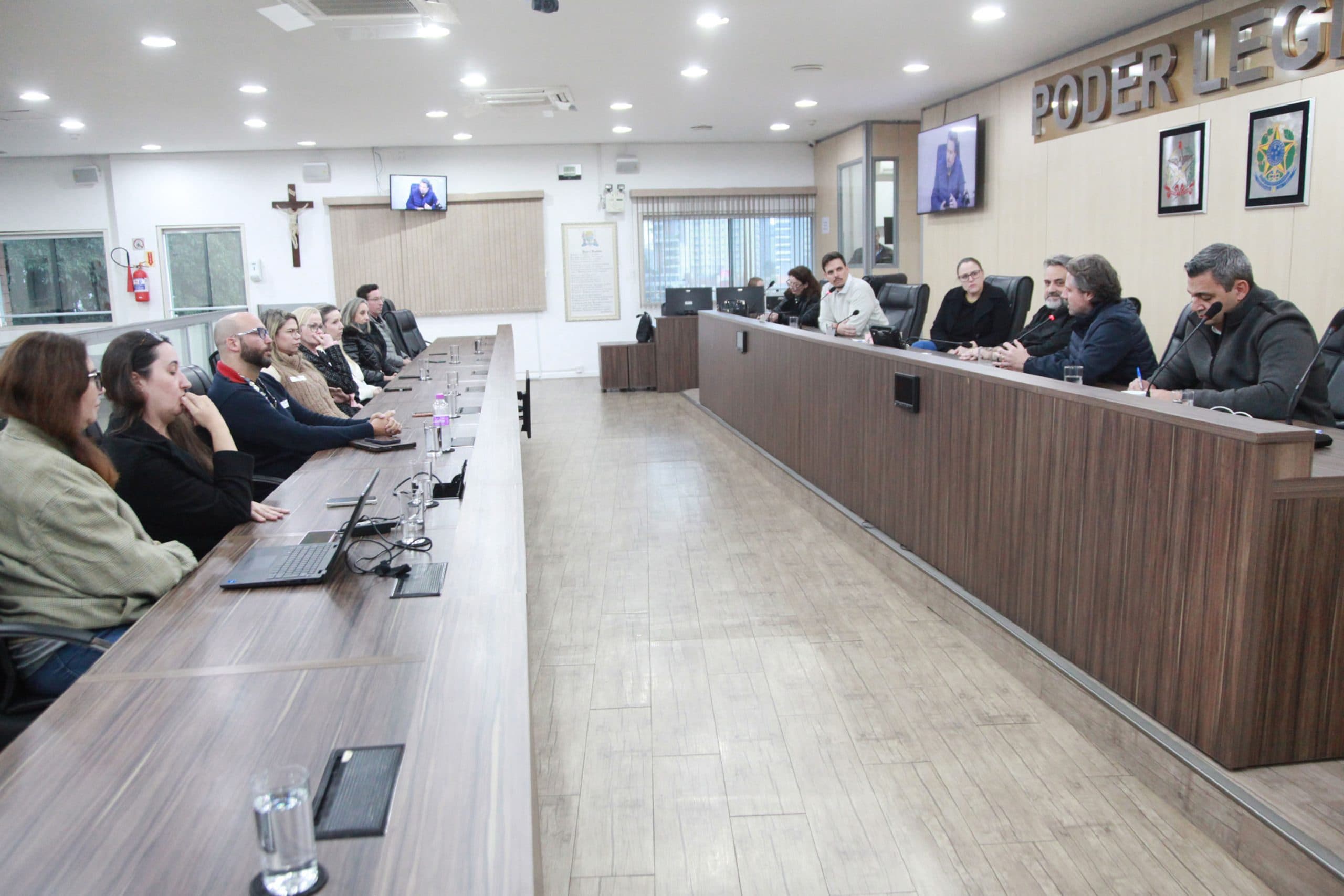 Blumenau registra 1,42 milhão de atendimentos na saúde e Câmara debate filas e investimentos