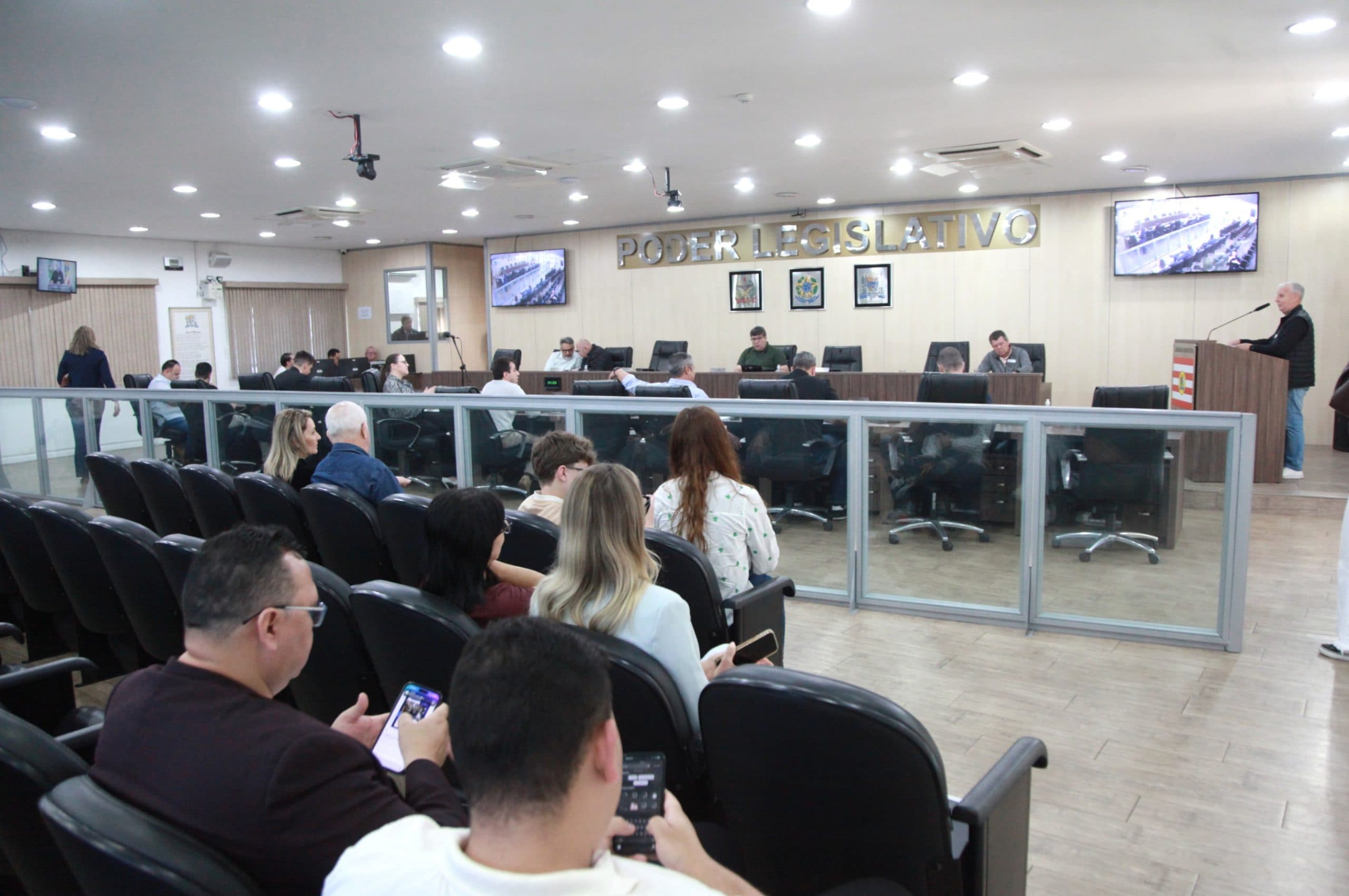 Blumenau aprova política municipal para pessoas com Parkinson e prevê novas diretrizes de atendimento
