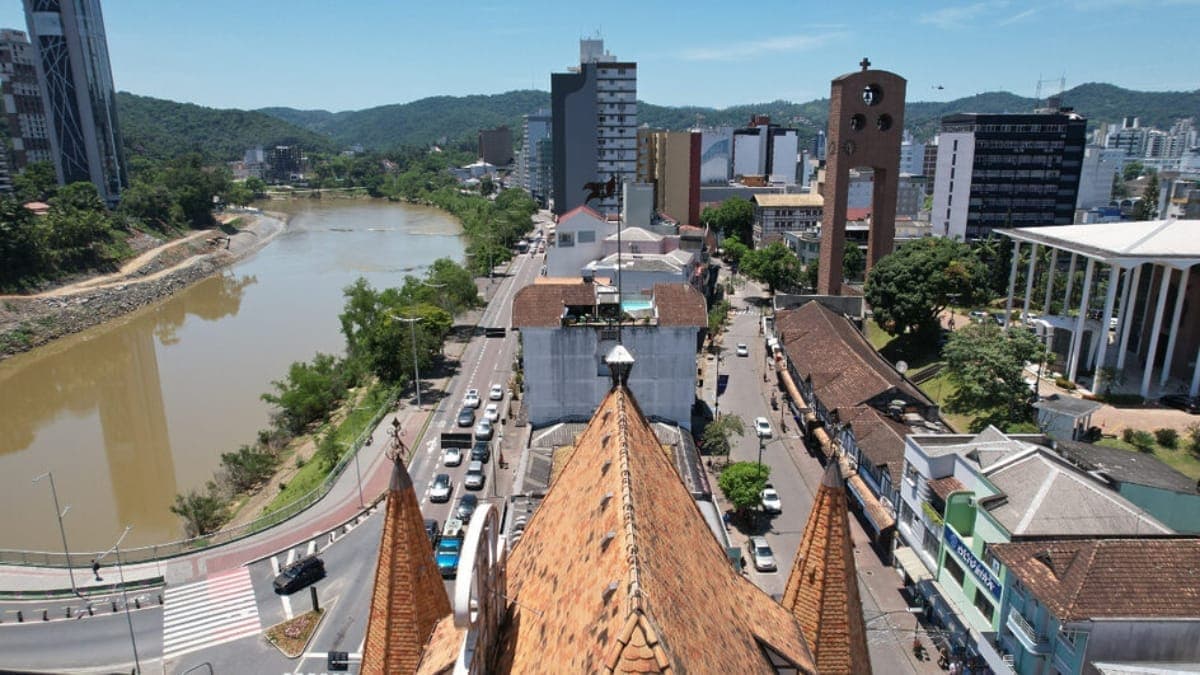 Blumenau Mapeia Moradores Infectados pela Febre do Oropouche em Mutirão de Saúde