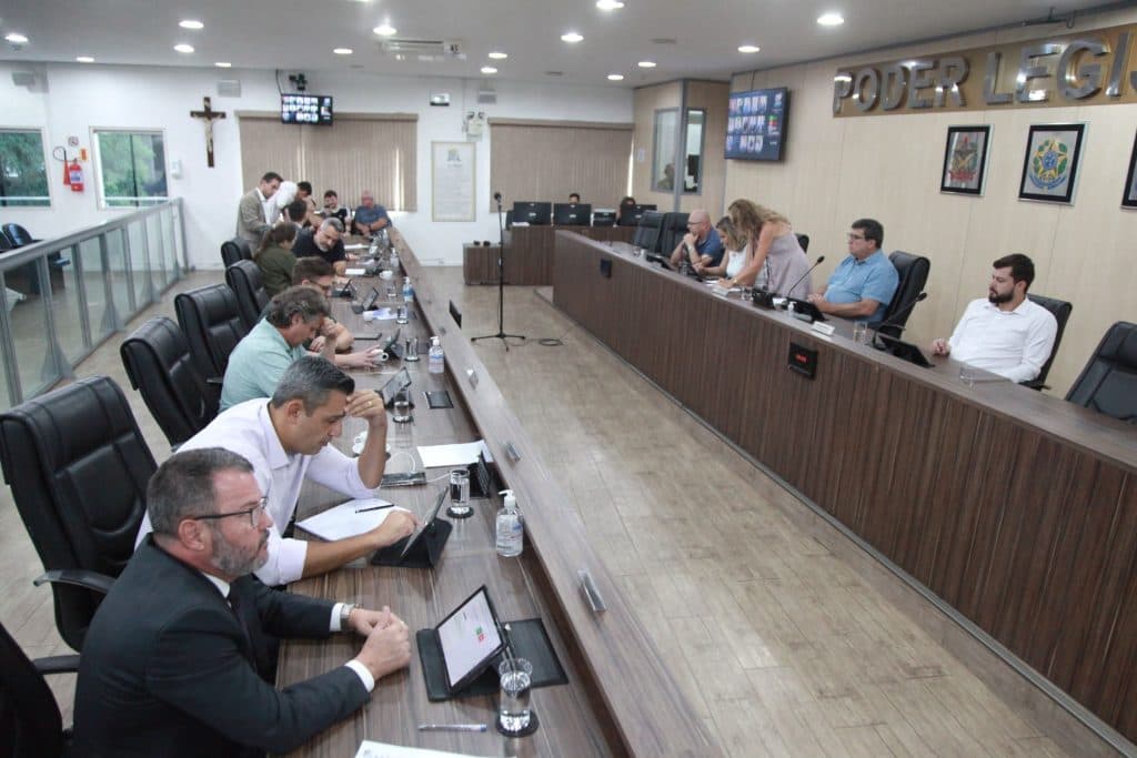 Câmara de Blumenau aprova política “Festa Segura” para barrar envolvidos em brigas na Oktoberfest e outros eventos