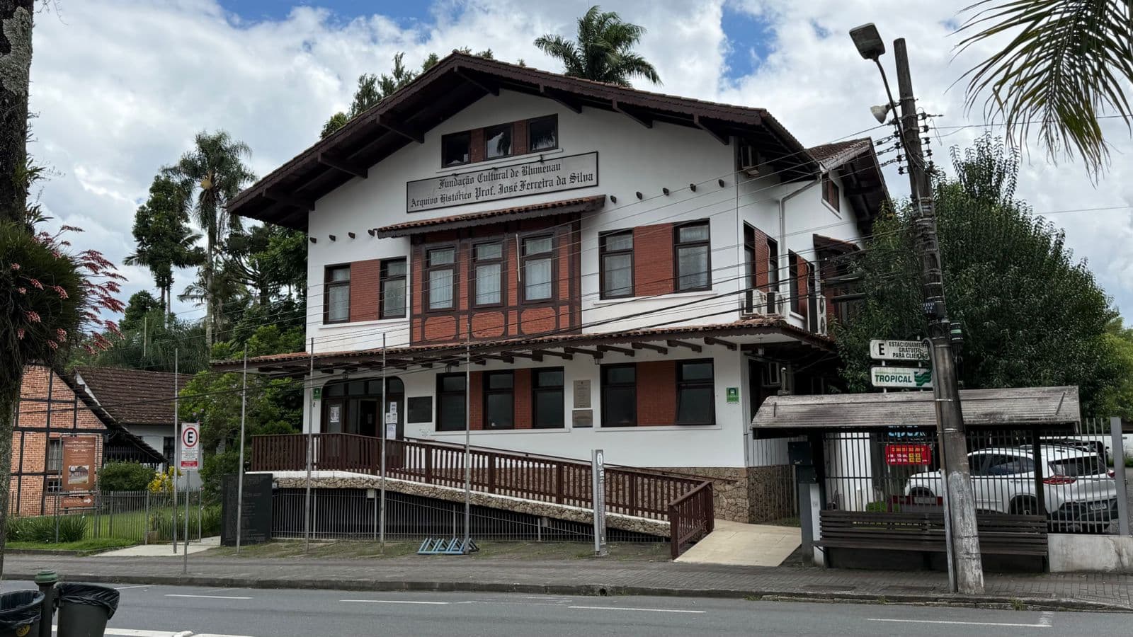 Câmara de Blumenau aprova requerimentos para melhorar atendimento a pessoas com TEA