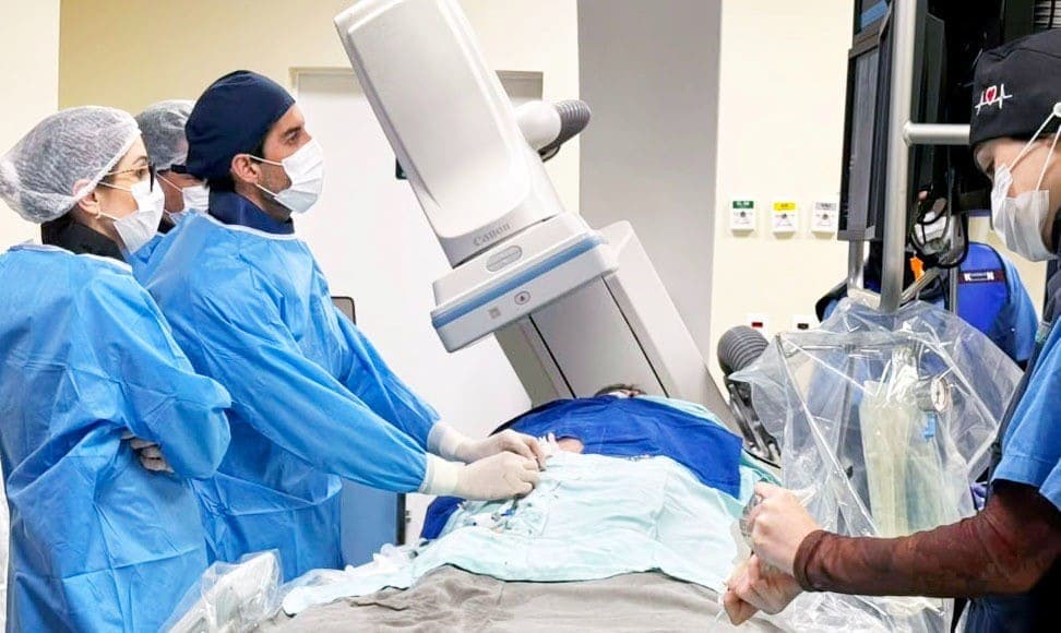 Blumenau Inova: Hospital Santa Isabel Realiza Primeiro Implante de Marcapasso Sem Fio no Interior de SC