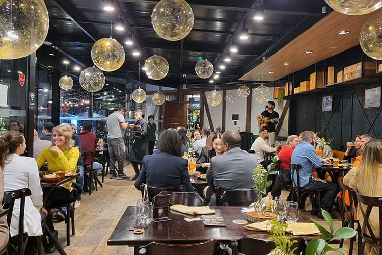 Novo empreendimento de gastronomia abre às vésperas do Dia das Mães em Blumenau