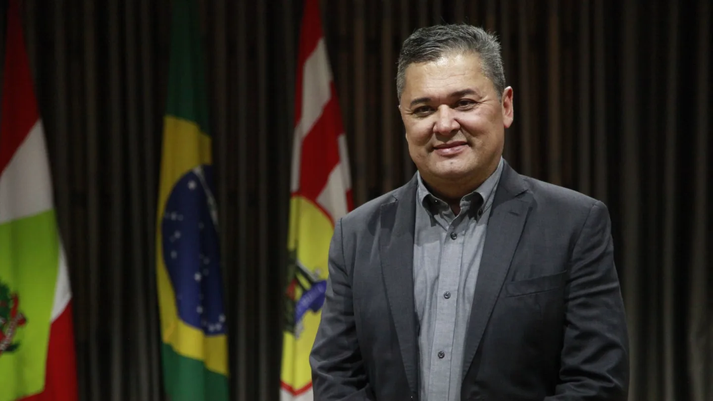 “Fui dormir herói e acordei bandido”, diz vereador de Blumenau suspeito de ‘rachadinha’