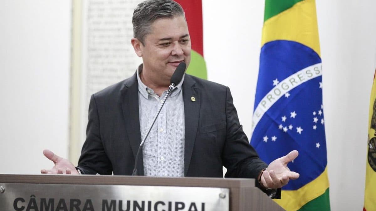 Câmara aprova abertura de cassação de vereador Almir Vieira, investigado por 'rachadinha' em SC