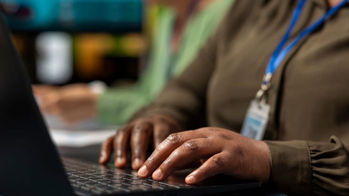 Convênio milionário abre portas para plataforma que conecta cursos e vagas de emprego em SC