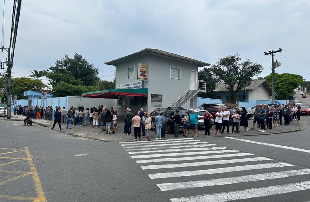 Está proibida presença de veículos com propaganda política perto de locais de votação em Blumenau